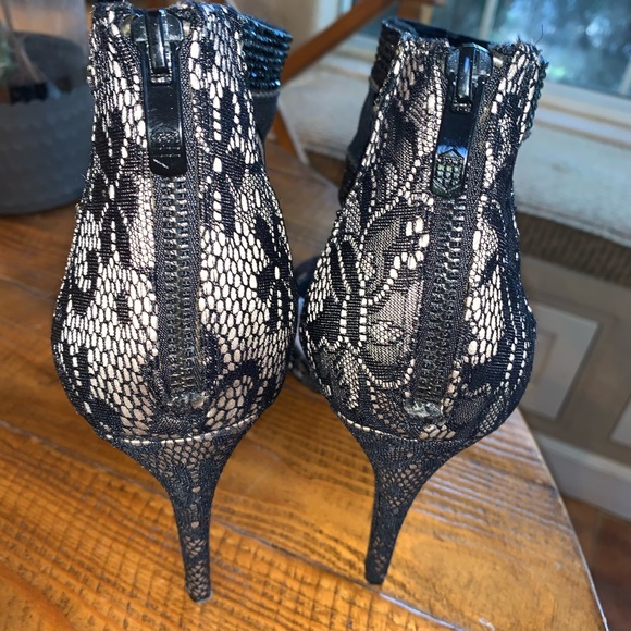 Vince Camuto Black Heel - Picture 5 of 7